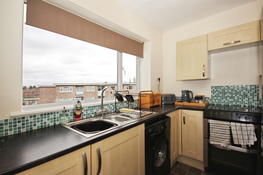 Property photo 3 of 12