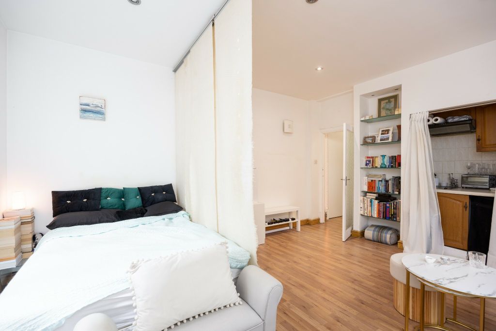 Property photo 2 of 6