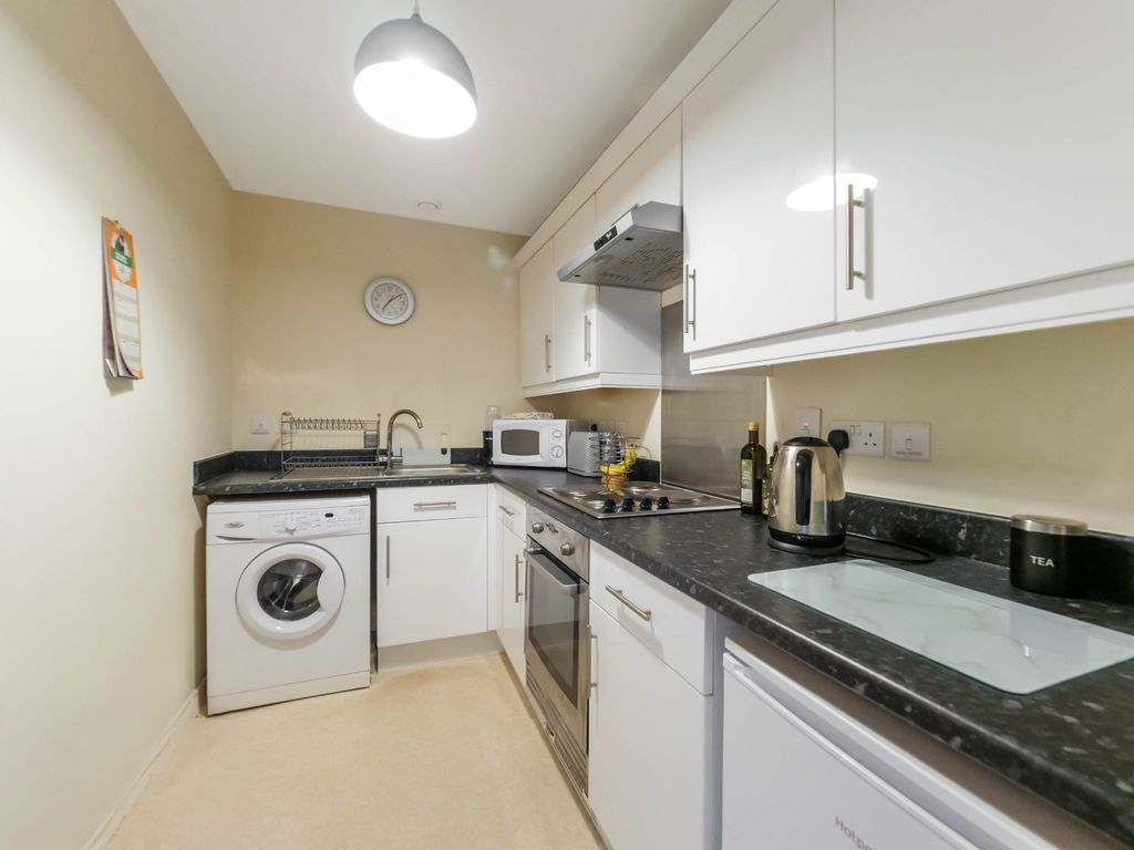 Property photo 3 of 13 Kitchen
