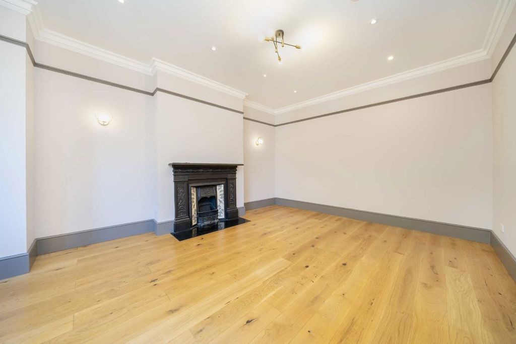 Property photo 3 of 4