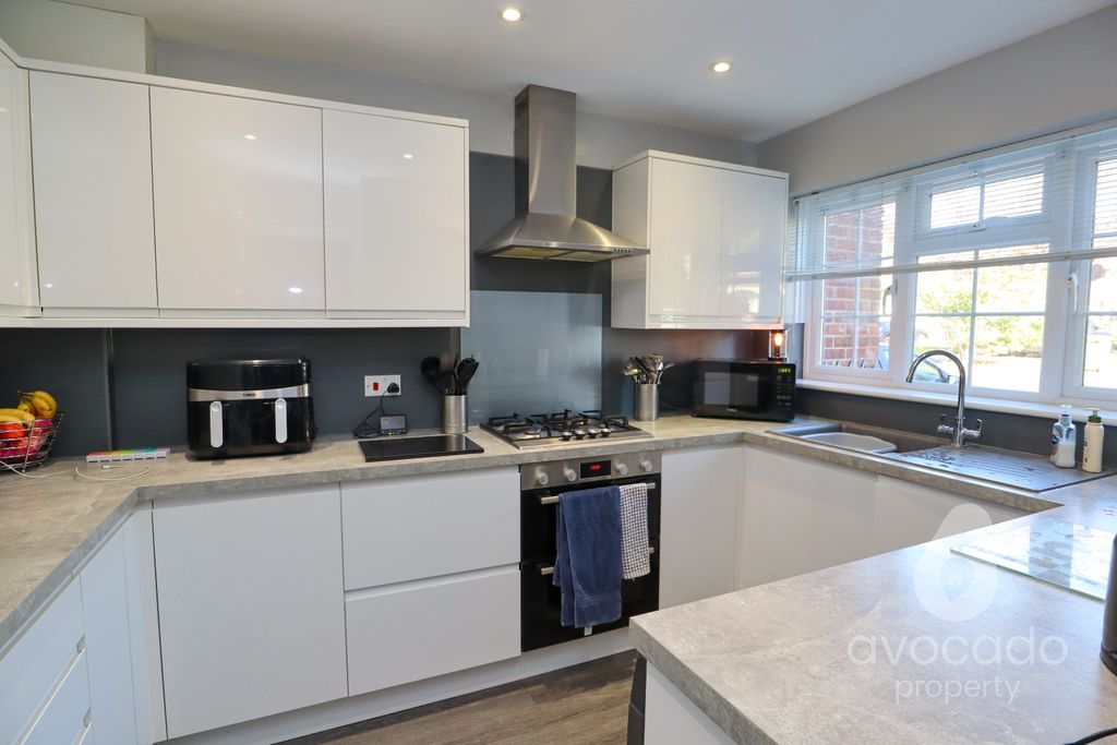 Property photo 2 of 11 5903426