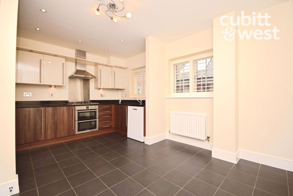 Property photo 2 of 25 Kitchen/Diner