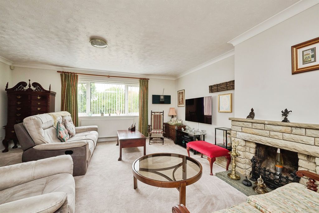 Property photo 2 of 17