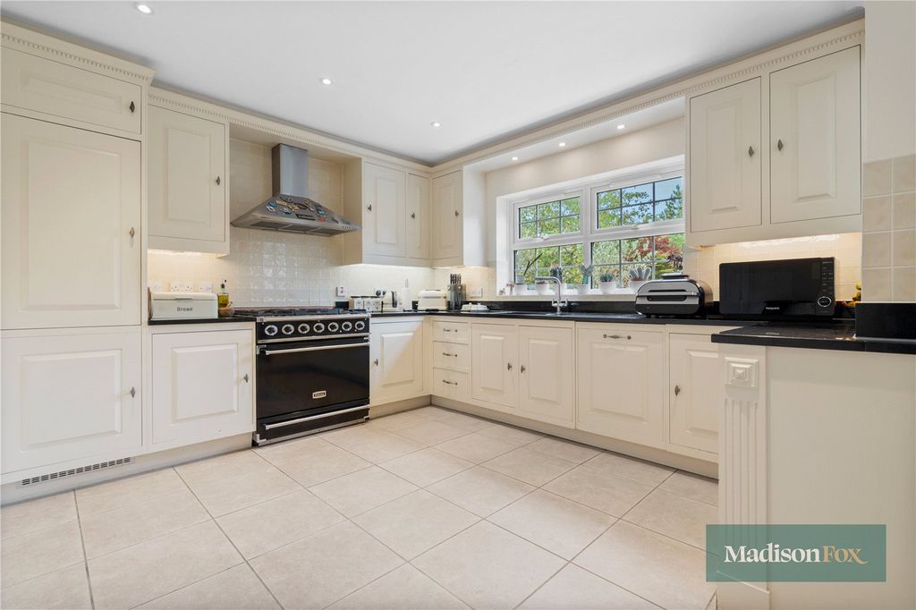 Property photo 3 of 34 Picture No. 03