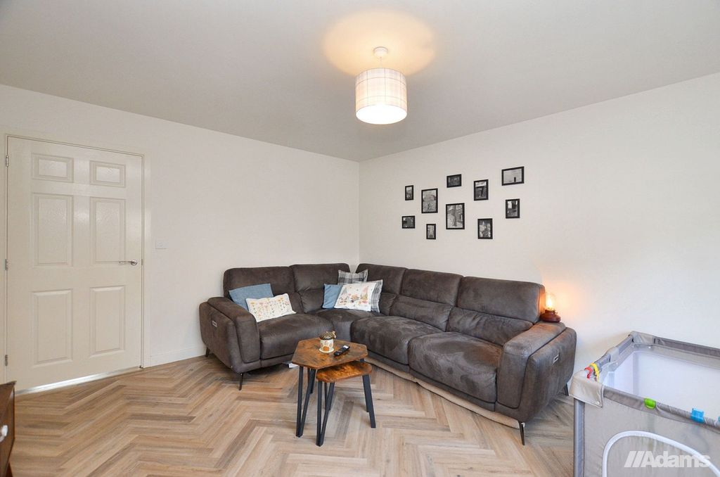 Property photo 3 of 19