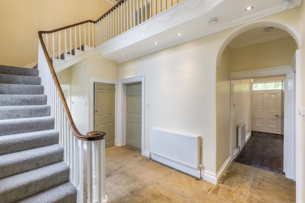 Property photo 2 of 21 0 General