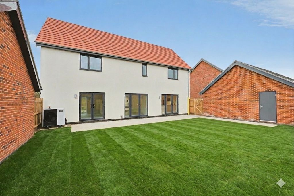 Property photo 2 of 18