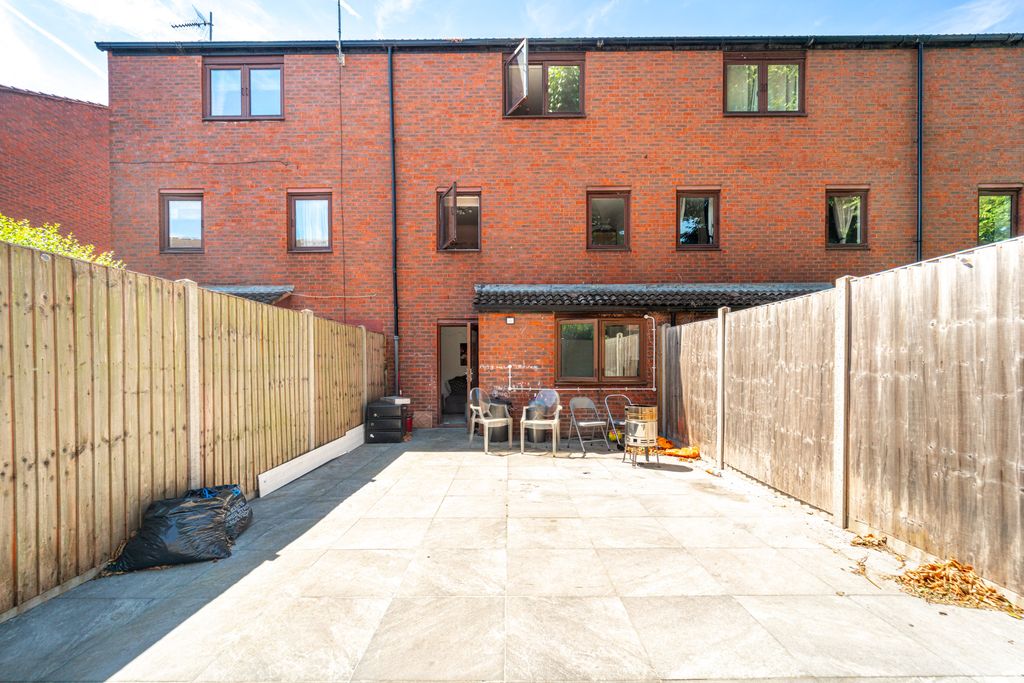 Property photo 3 of 14 Mba04066-Edit