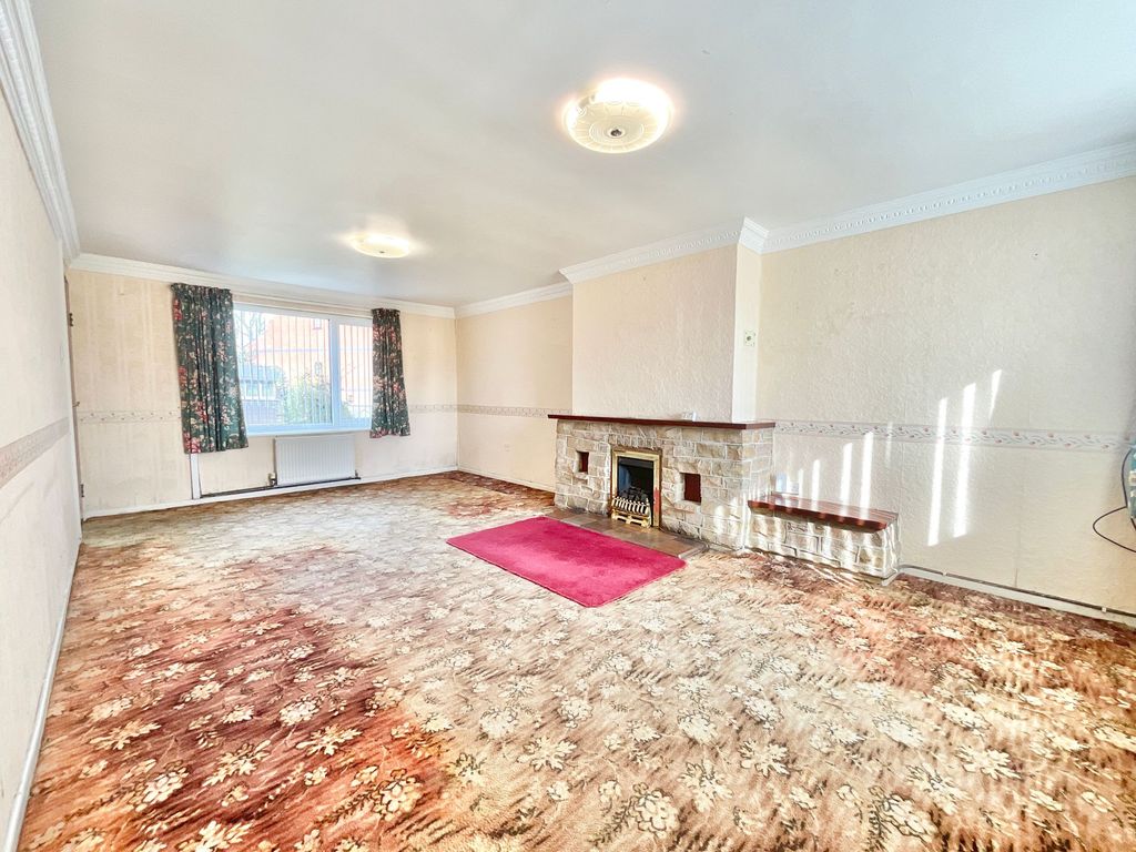 Property photo 2 of 23