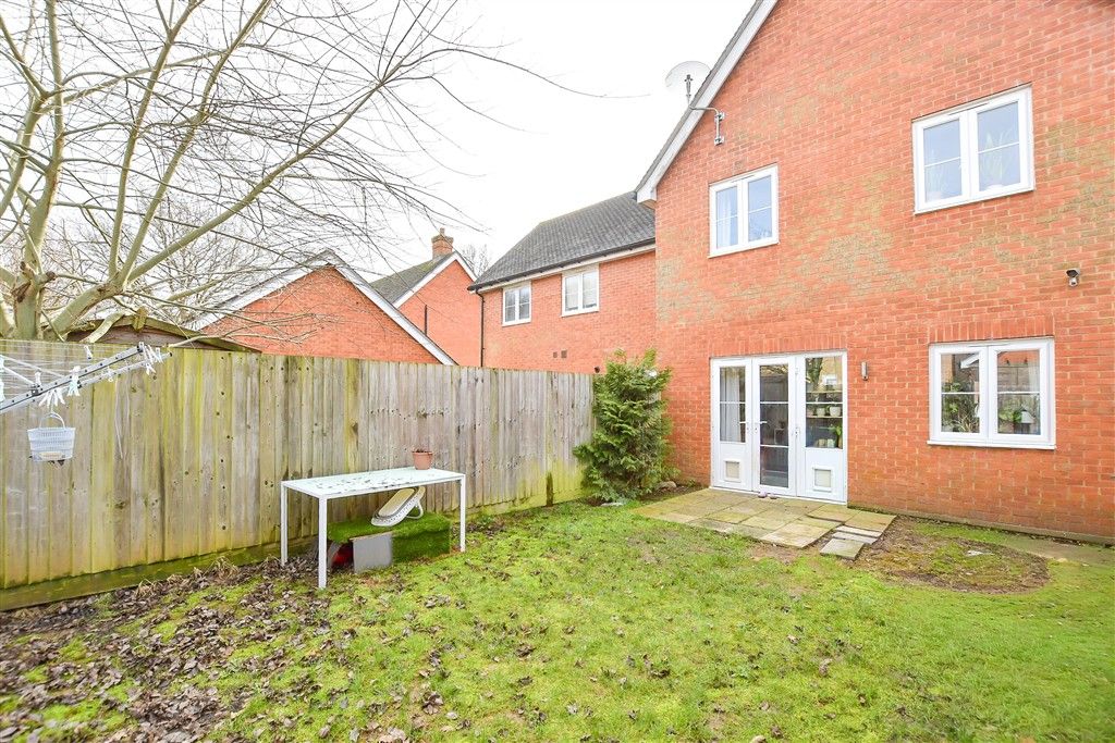 Property photo 2 of 10 Side Garden