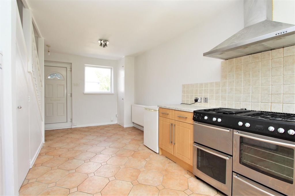 Property photo 3 of 15 Kitchen 1.1