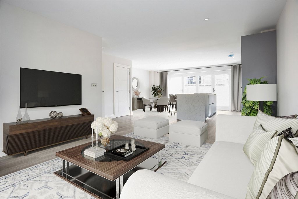 Property photo 2 of 16 Living / Family Room