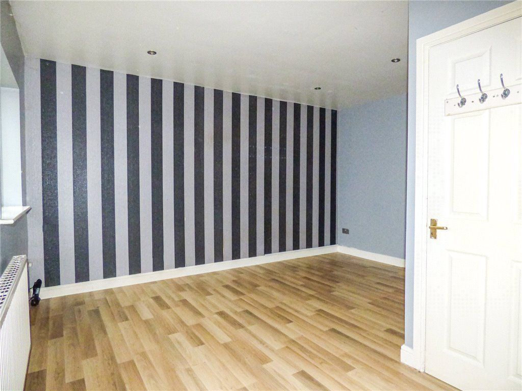 Property photo 2 of 12 Lounge