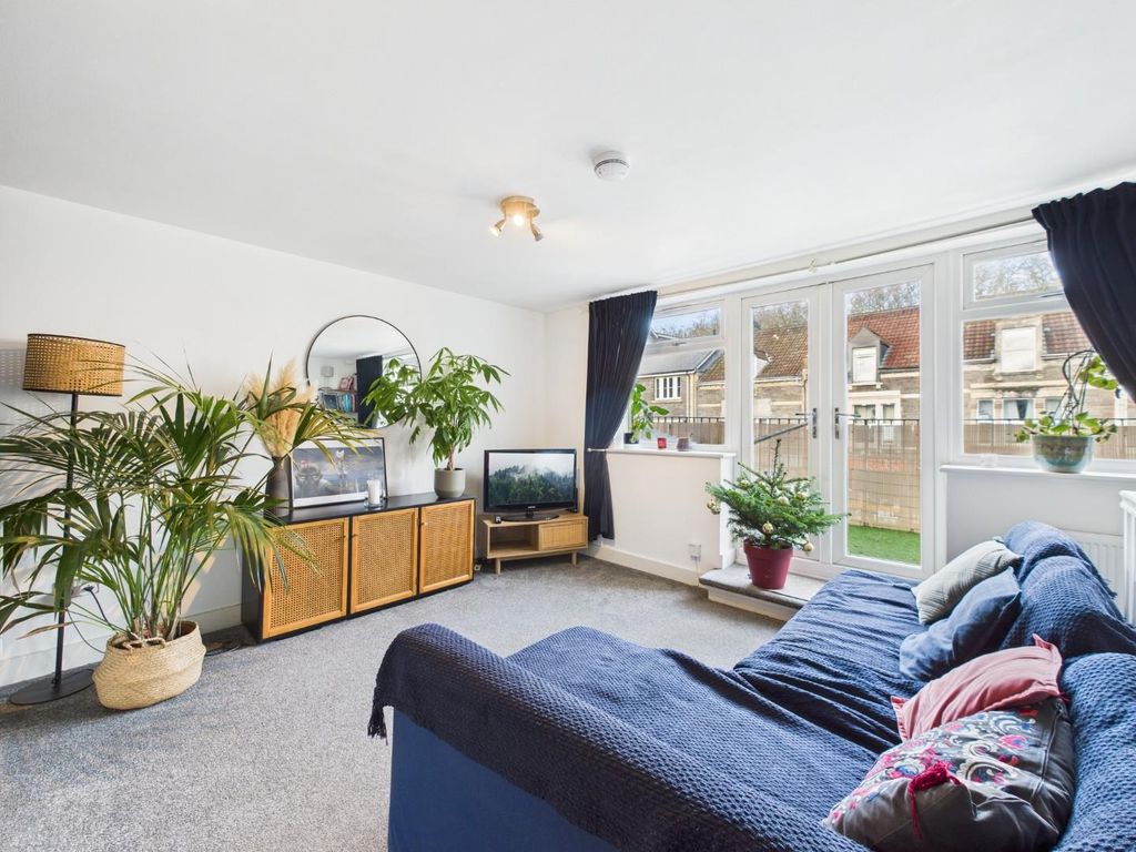 Property photo 2 of 24 Cam01530G0-Pr0363-Still001.Jpg