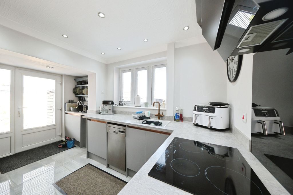 Property photo 2 of 20 Img_6556
