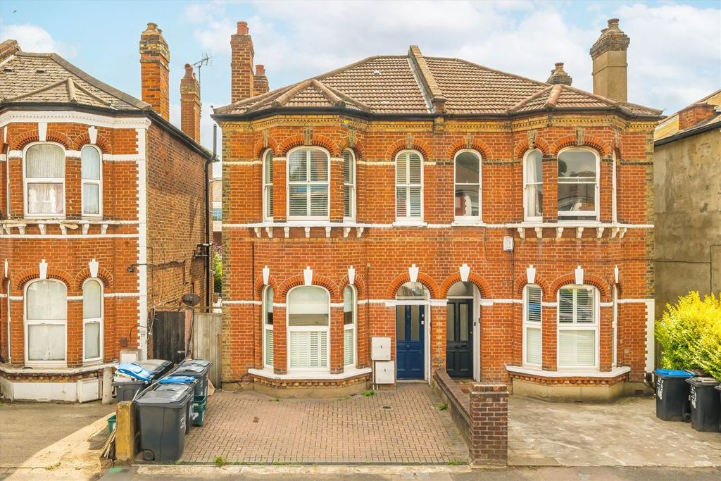 Property photo 1 of 6