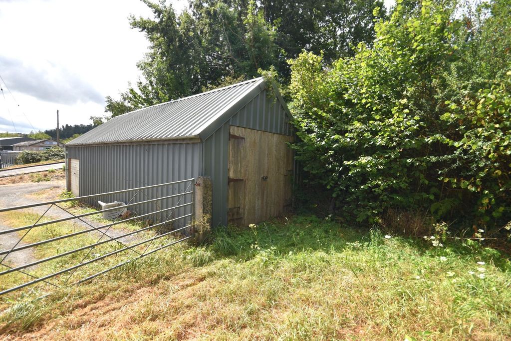 Property photo 3 of 4