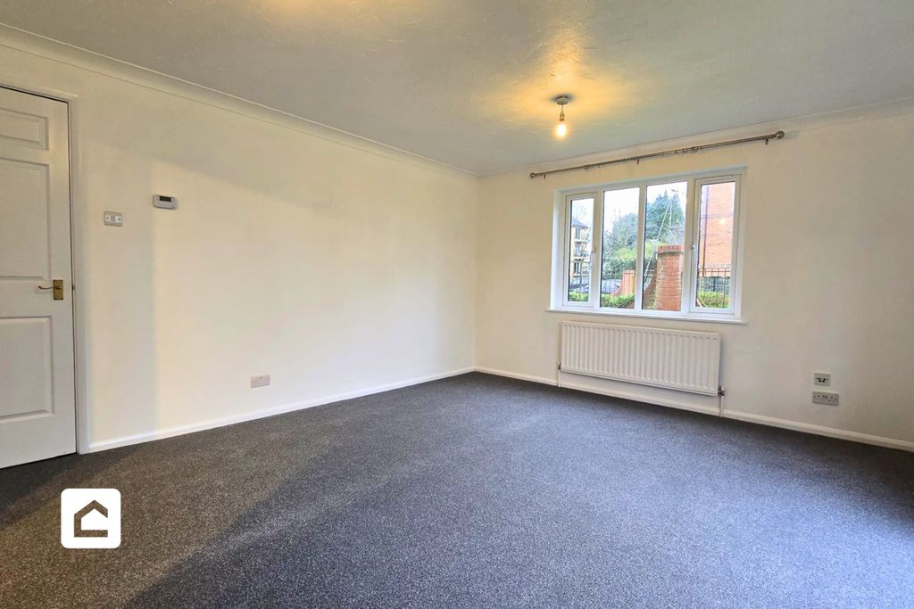 Property photo 3 of 9 3