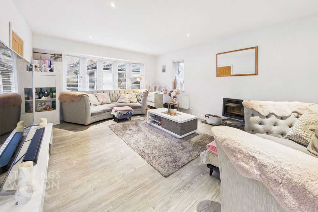 Property photo 1 of 27