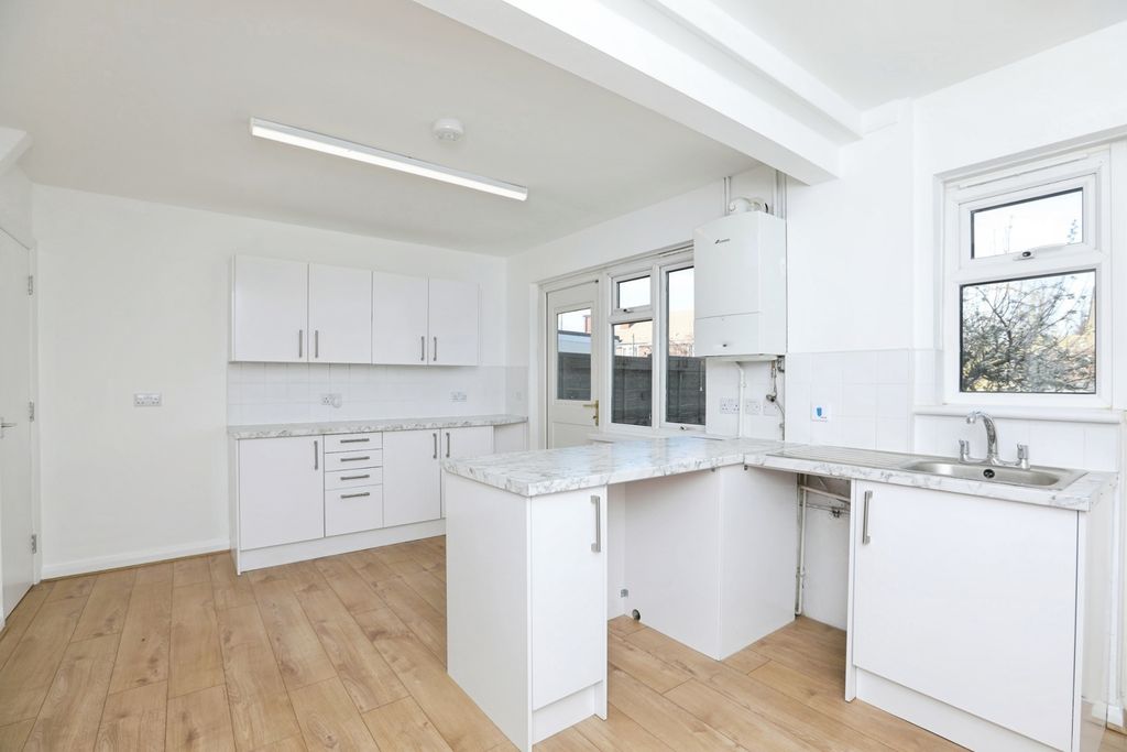 Property photo 2 of 20 Pbox-Img.Jpg