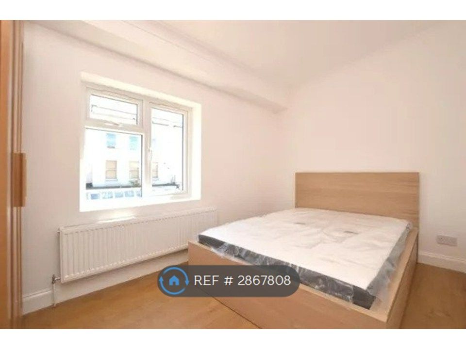 Property photo 3 of 6 Main Double Bedroom