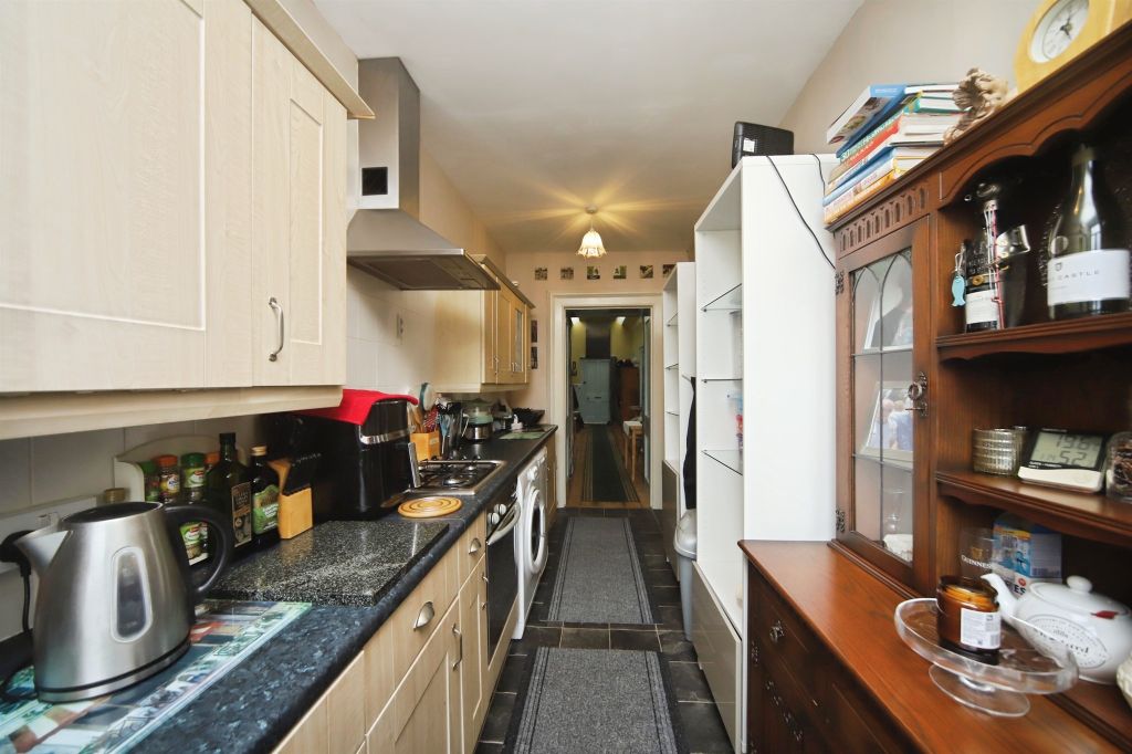 Additional image 8 of 2 bed flat for saleAbbotsfield, Wiveliscombe, Taunton TA4