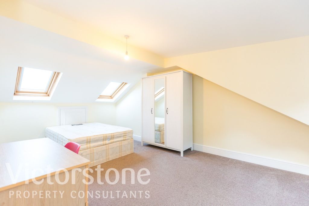 Property photo 2 of 13 1513124