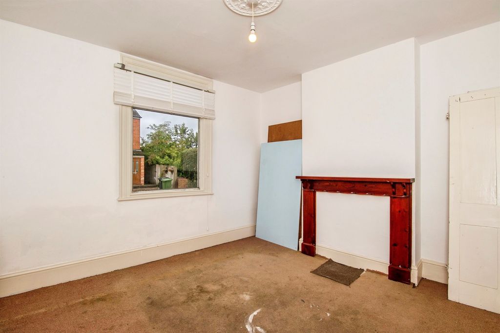 Property photo 3 of 17