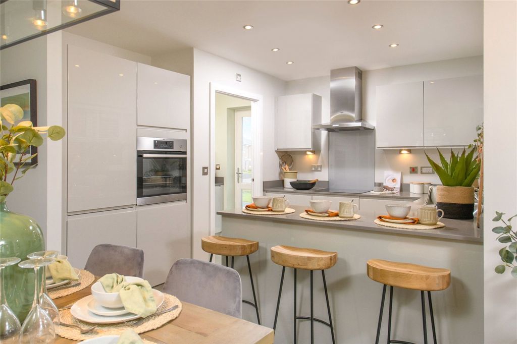 Property photo 3 of 15 Picture No. 02