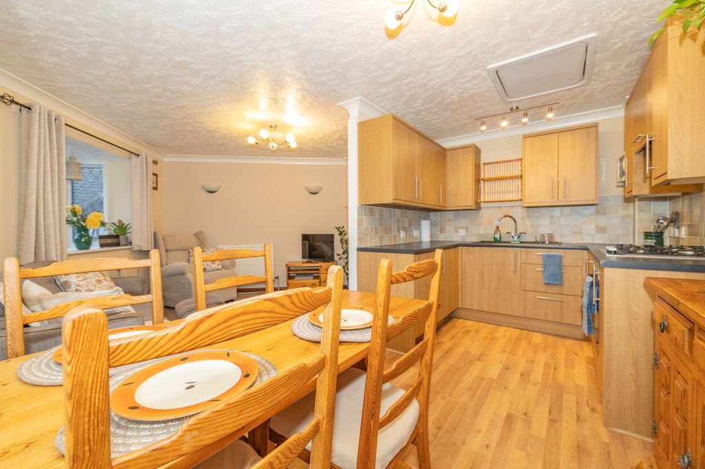 Property photo 3 of 7 Picture 3