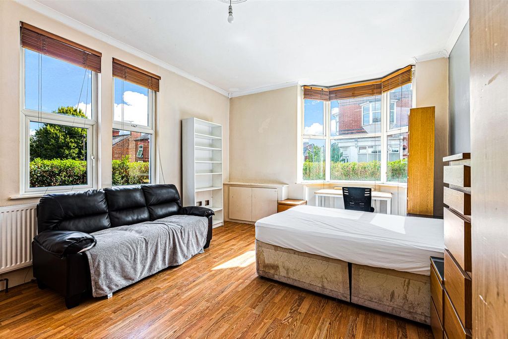 Property photo 3 of 19 Reception One / Bedroom Five