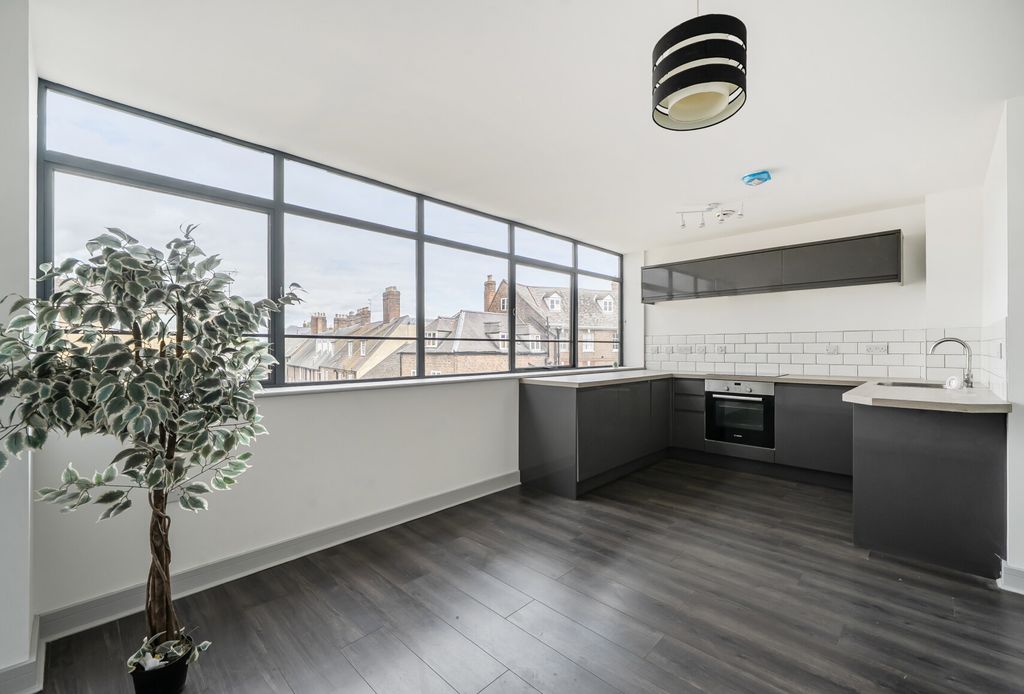 Property photo 2 of 20 1500081-9-6A6B3A0...