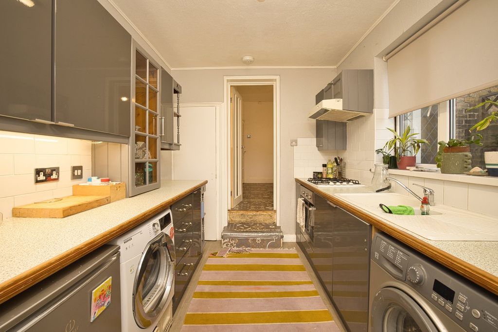 Property photo 3 of 13 Picture 3