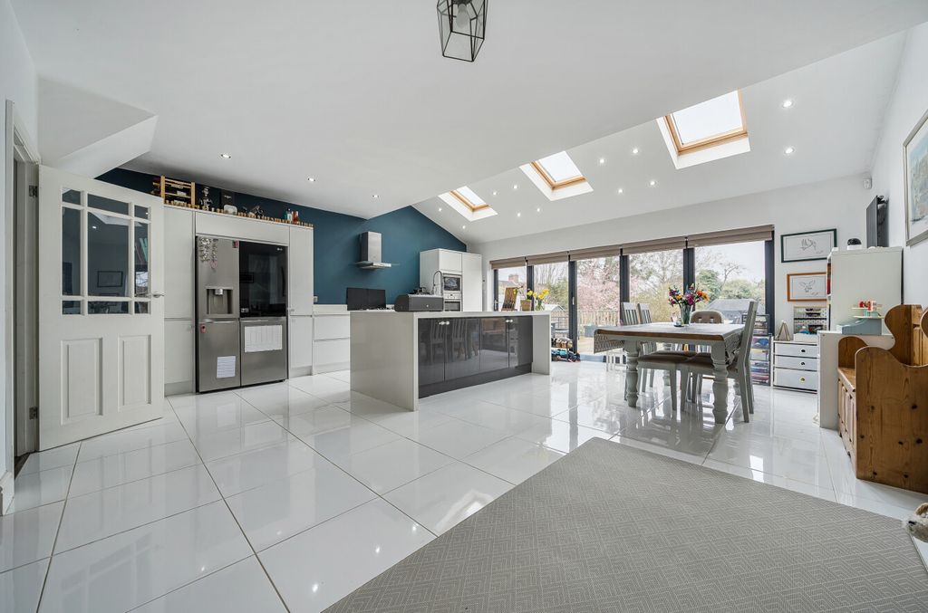 Property photo 2 of 20 1410289-6-69B3026...