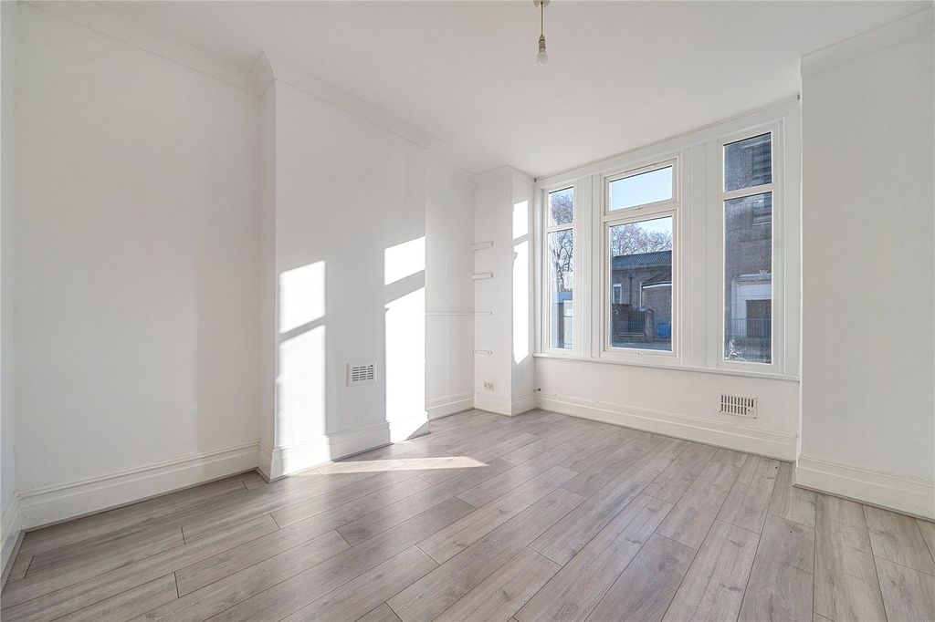 Property photo 2 of 9 Picture No. 51