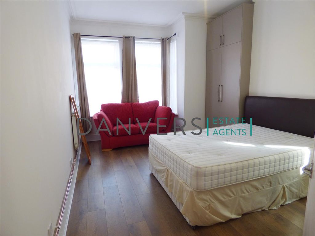 Property photo 3 of 4