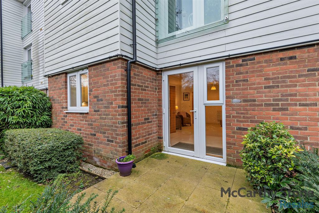 Property photo 1 of 21 8636554-Exterior01-800.Jpg
