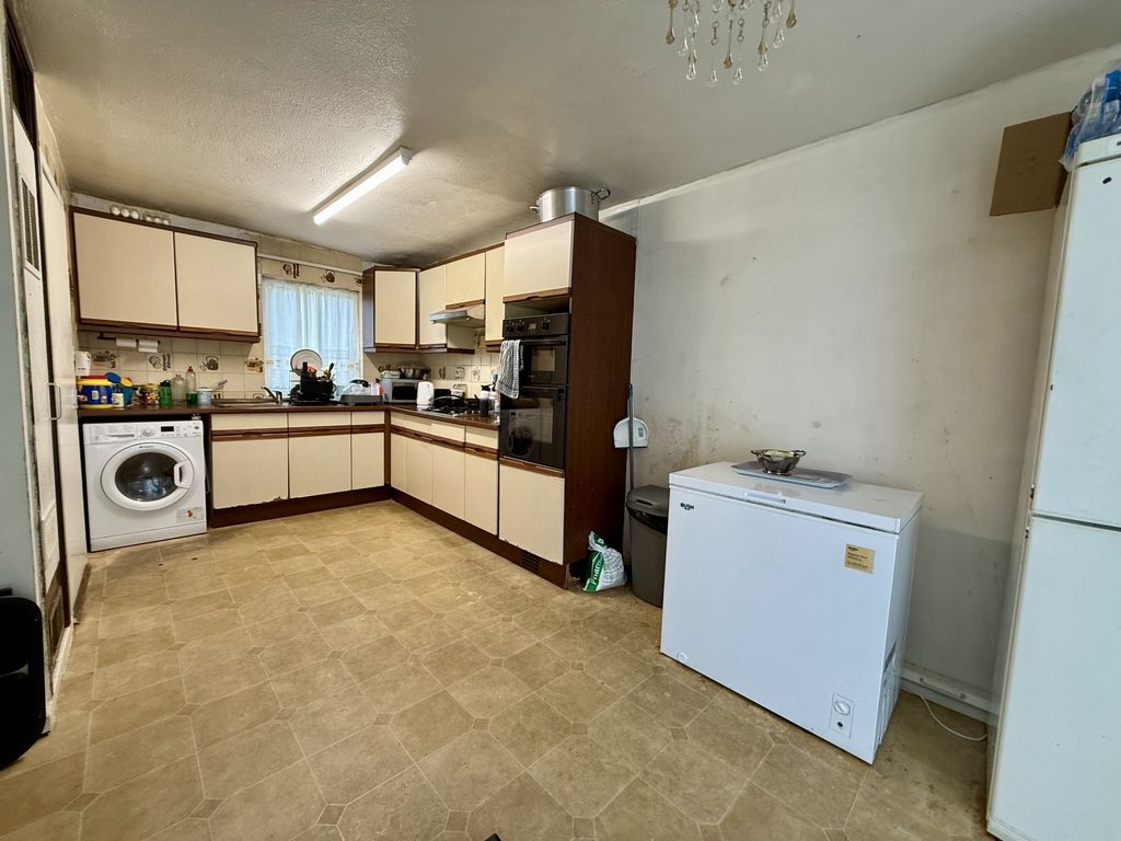 Property photo 2 of 13 Photo 10