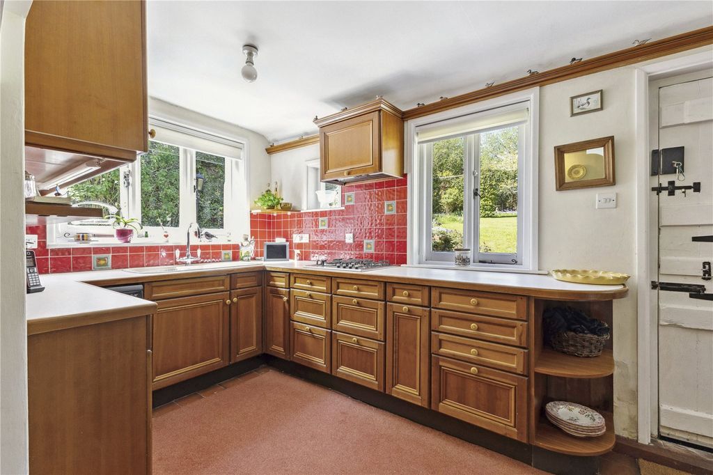 Property photo 3 of 13 Kitchen