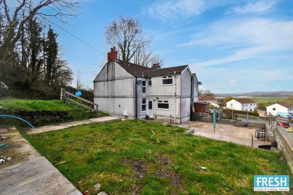 Property photo 1 of 37