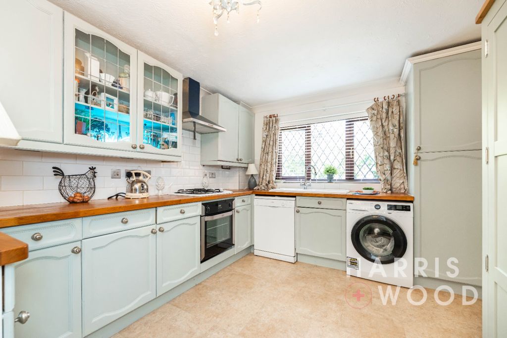 Property photo 3 of 28 4058545