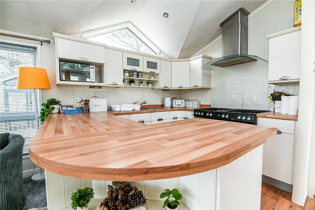 Property photo 3 of 15 Picture No. 04