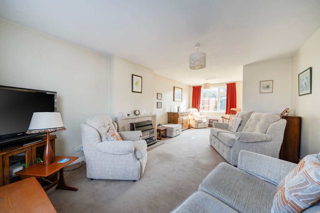 Property photo 3 of 12