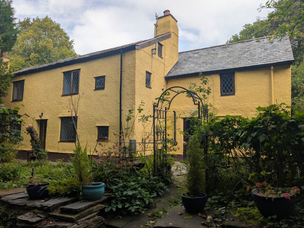 Property photo 1 of 40