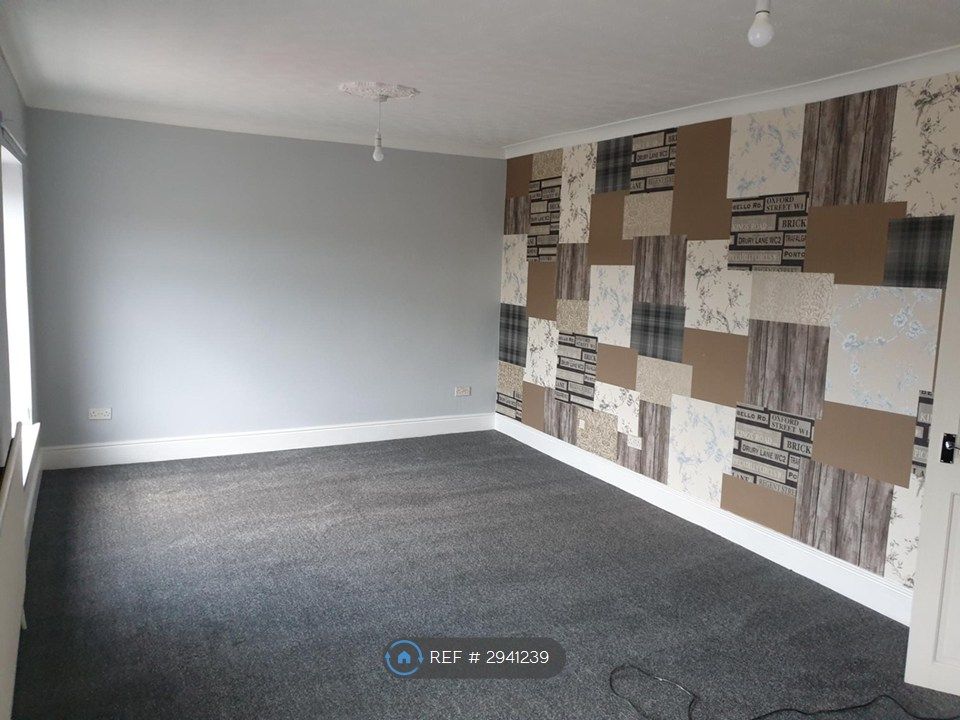 Property photo 2 of 10 Lounge