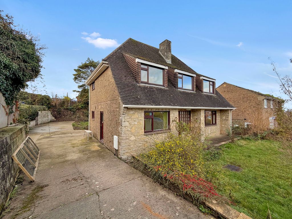 Property photo 1 of 22