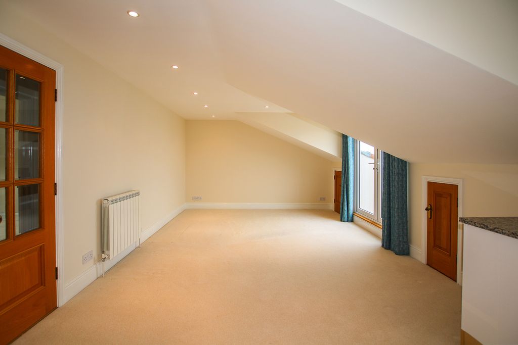 Property photo 3 of 10 Photo 2