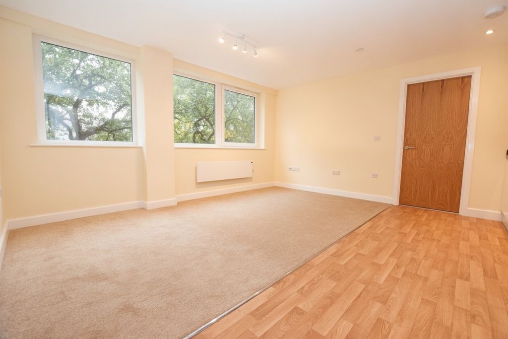 Property photo 3 of 13 3450993