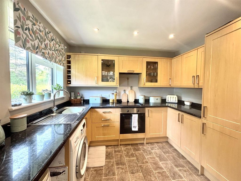 Property photo 3 of 13 Kitchen.Jpg