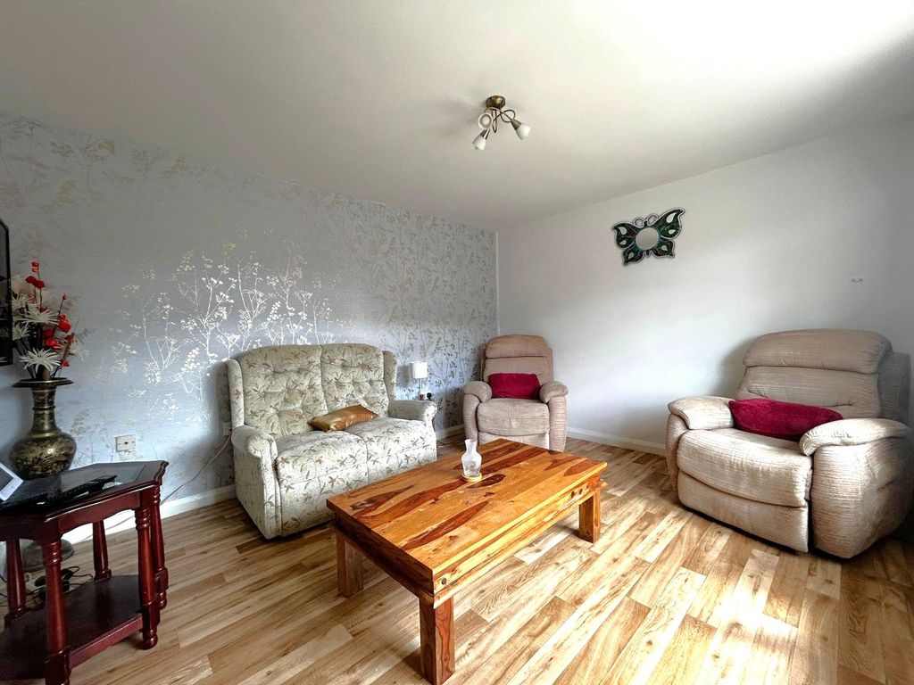 Property photo 3 of 8 Picture No. 04